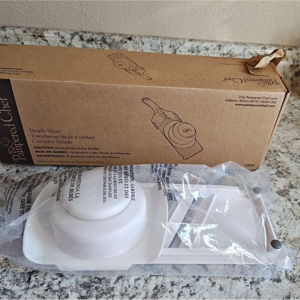 Pampered Chef Simple Slicer 1099 White Adjustable Mandoline Veggie Slicer Open